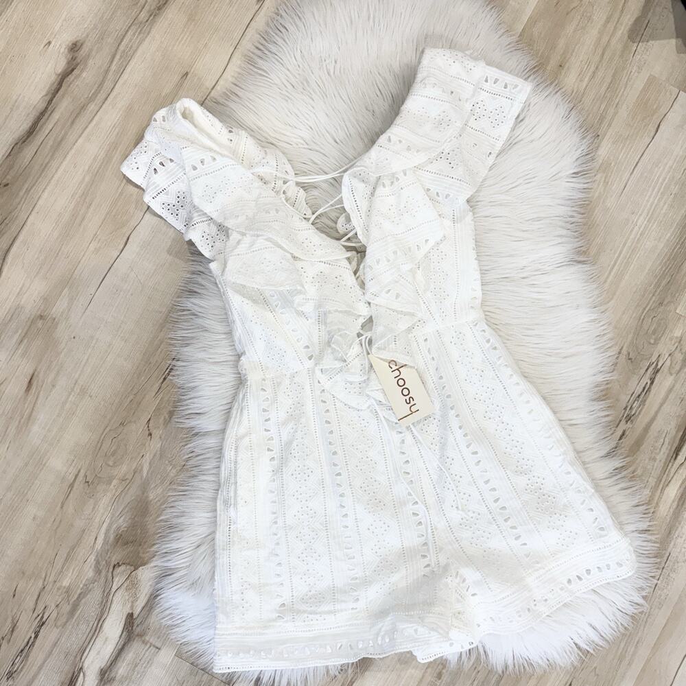 New Choosy White Eyelet Ruffle Romper XS Beach Coastal Boho Flirty Coquette